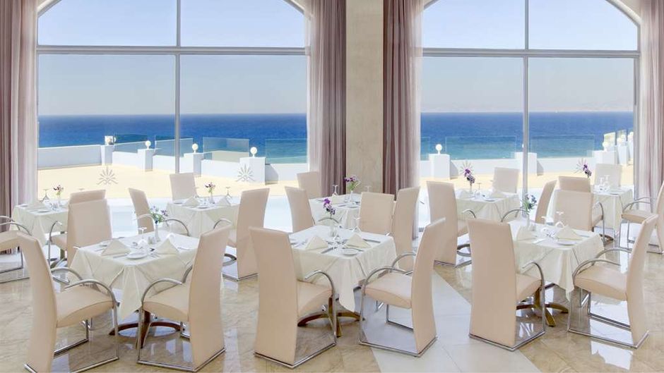 Atrium Platinum Spa & Convention Resort Restaurant