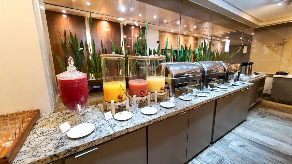 Golden Tulip Address Restaurant