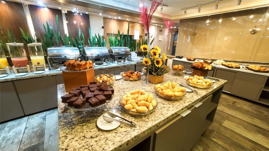 Golden Tulip Address Restaurant