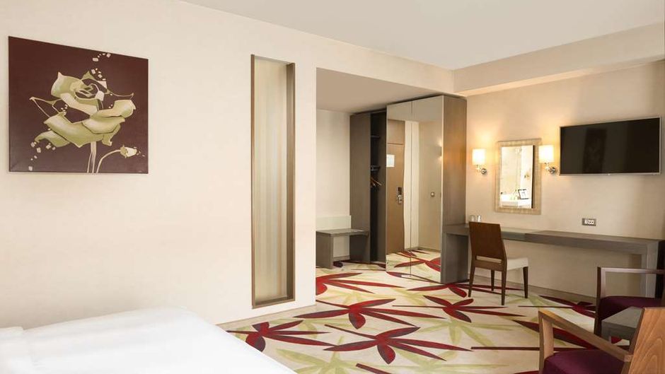 Golden Tulip Ana Dome Room
