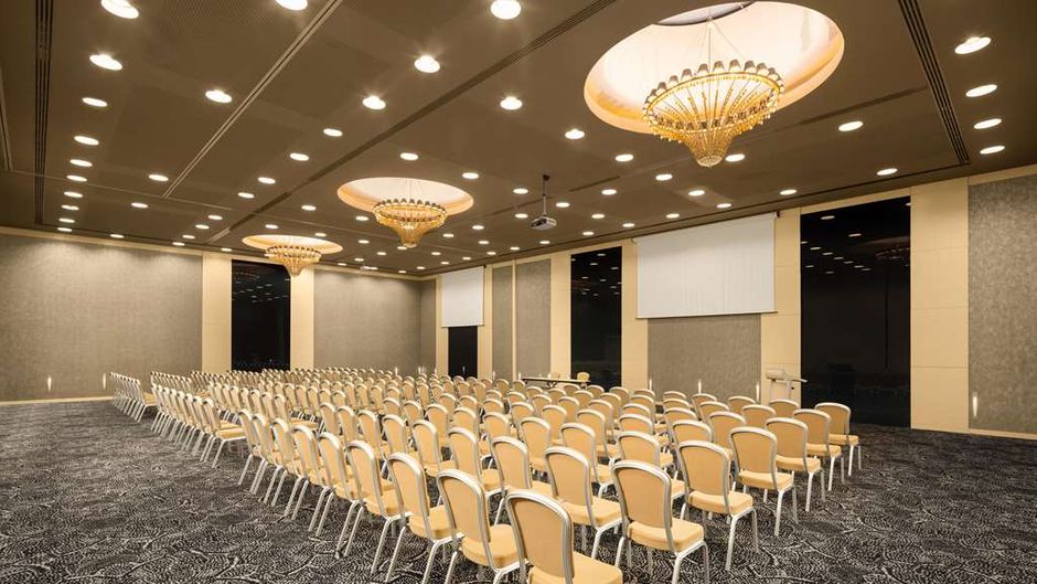 Golden Tulip Ana Dome Meeting