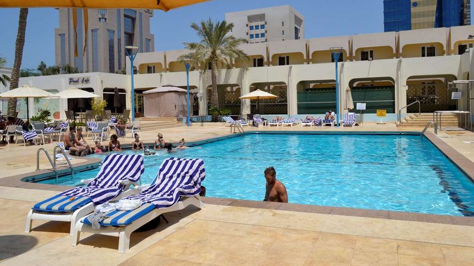 Golden Tulip Bahrain Pool