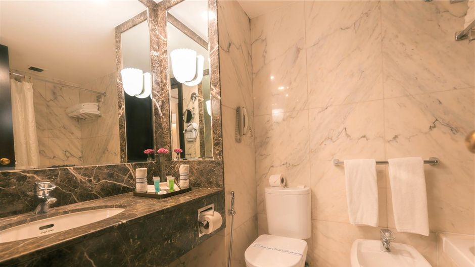 Golden Tulip Bahrain Room