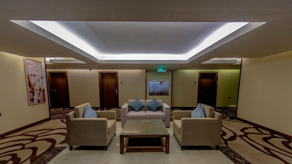 Golden Tulip Buraidah Room