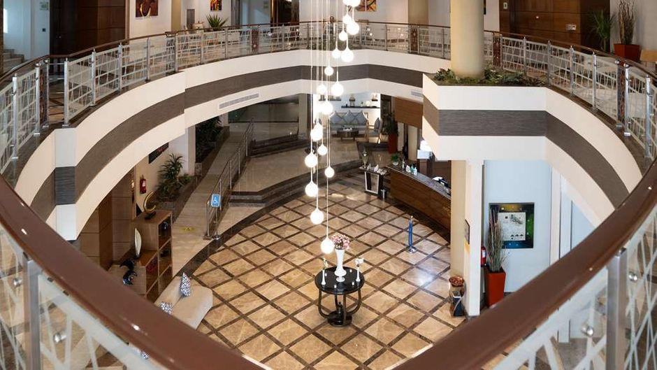 Golden Tulip Buraidah Lobby