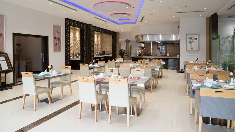 Golden Tulip Buraidah Restaurant