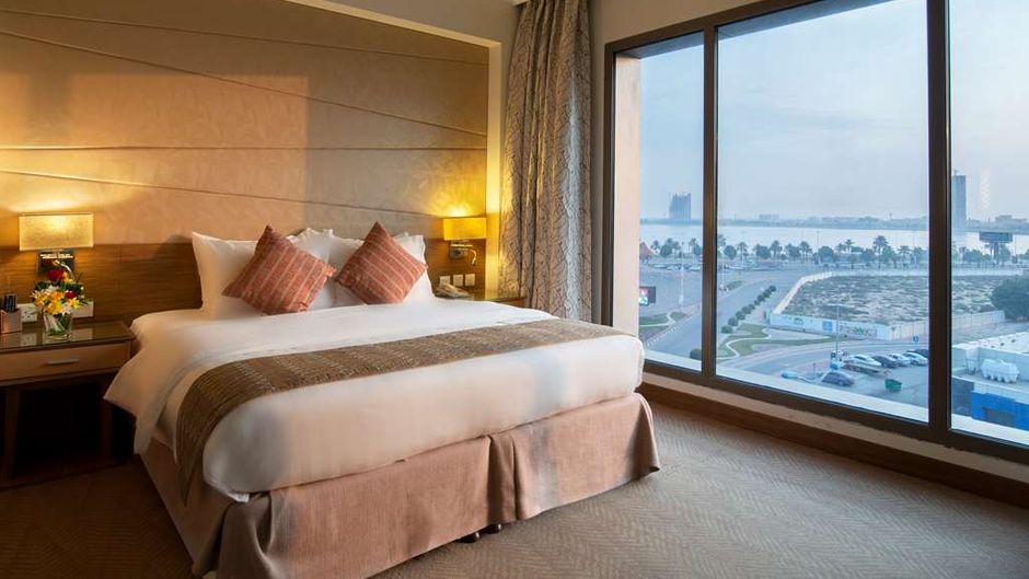 Golden Tulip Corniche Dammam Room