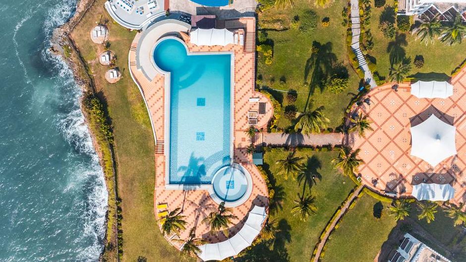 Golden Tulip Dar Es Salaam Pool