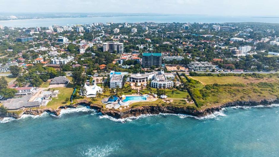 Golden Tulip Dar Es Salaam Exterior