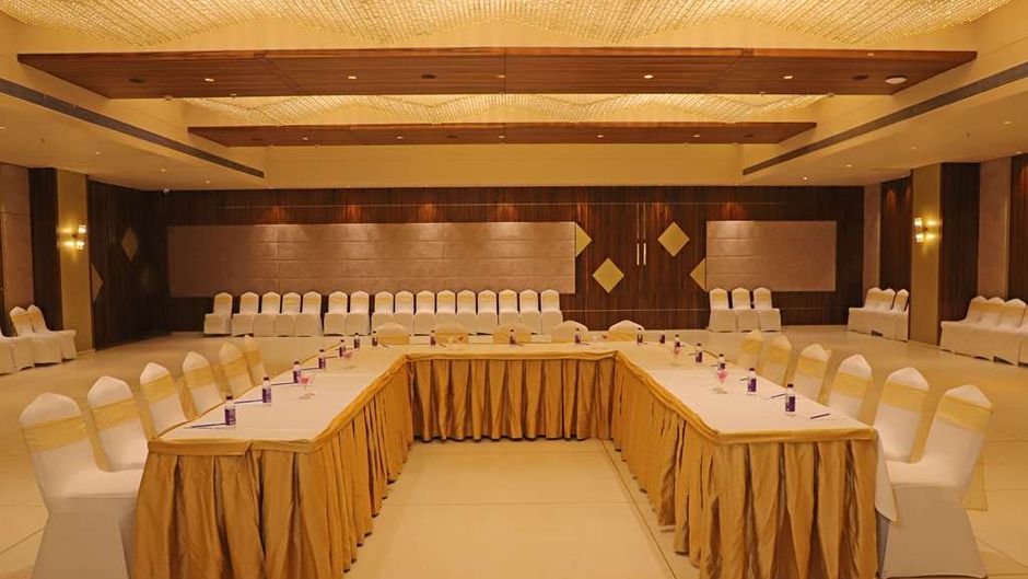 Golden Tulip Goa Candolim Resort Meeting