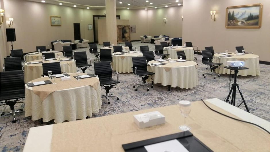 Golden Tulip Hail Hotel Meeting