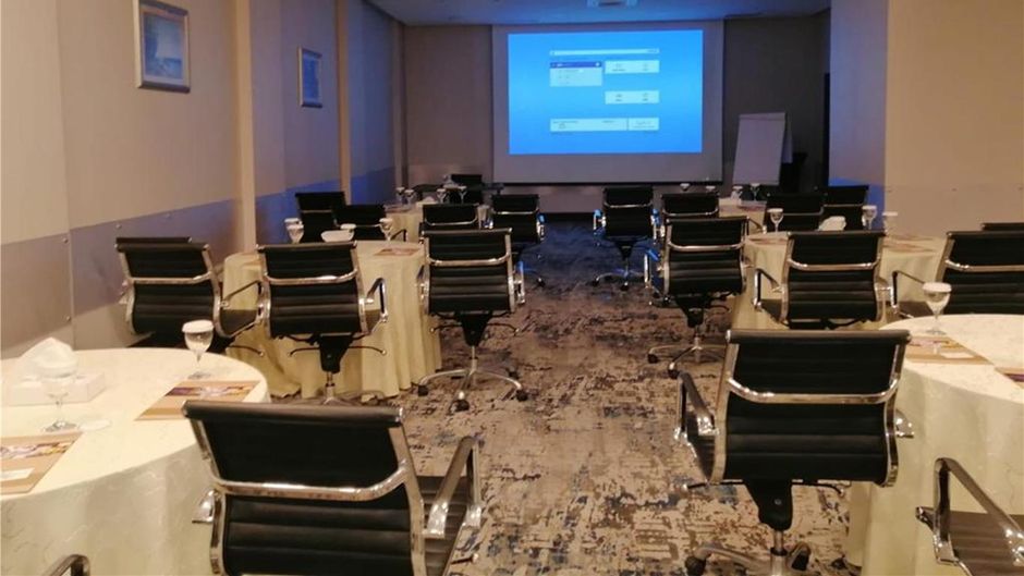 Golden Tulip Hail Hotel Meeting