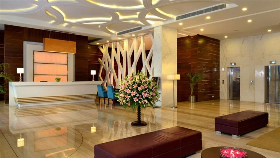 Golden Tulip Lucknow Lobby