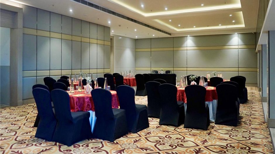 Golden Tulip Lucknow Meeting