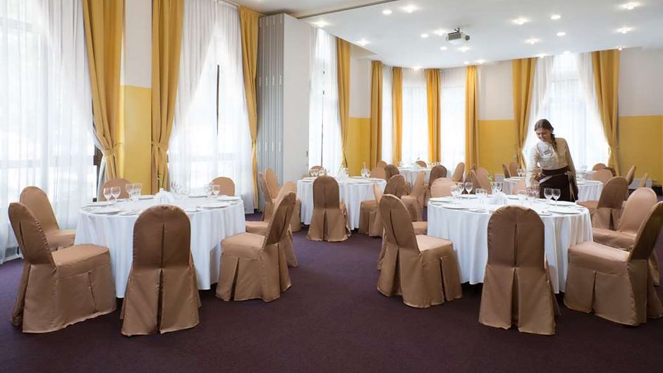 Golden Tulip Rosa Khutor Meeting
