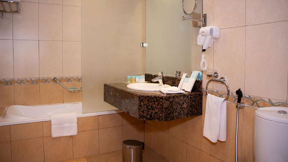 Golden Tulip Sharjah Room