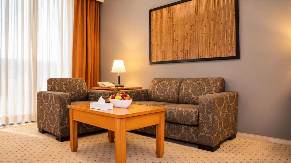 Golden Tulip Sharjah Suite