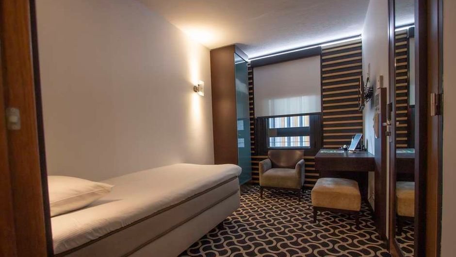 Golden Tulip West Ende Room