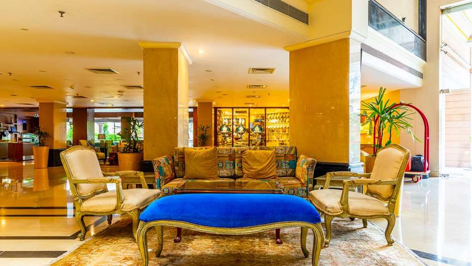 Golden Tulip Hotel Jaipur Lobby