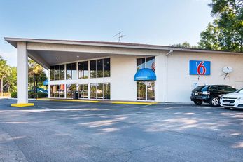 Motel 6 Tampa