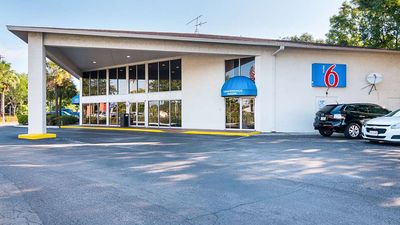 Motel 6 Tampa