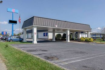 Motel 6 Staunton