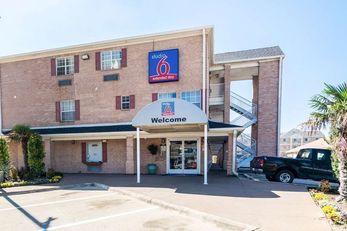 Studio 6 Dallas-Plano Medical Center