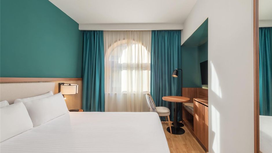 Hotel Elche Centro Affiliated by Melia Room
