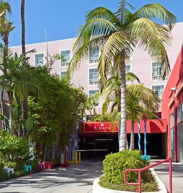 Ramada Plaza West Hollywood Hotel/Suites