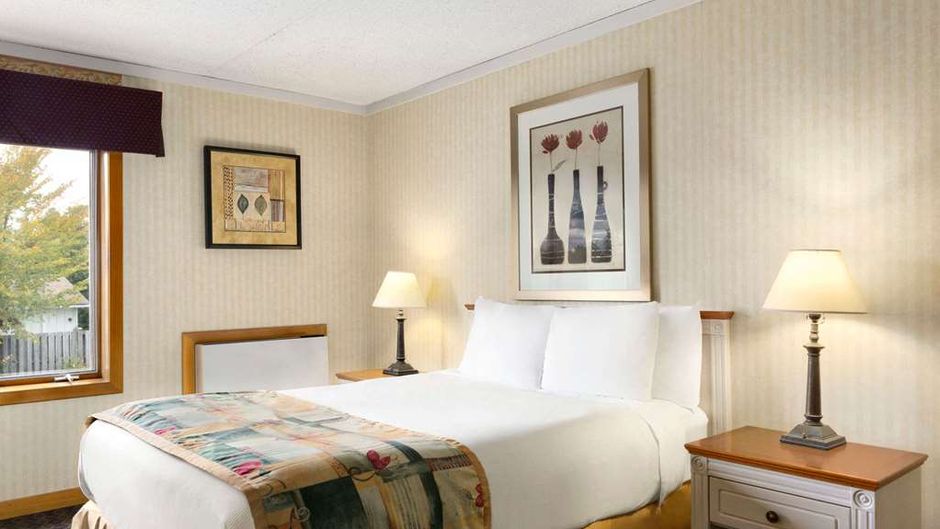 Travelodge Owen Sound Room