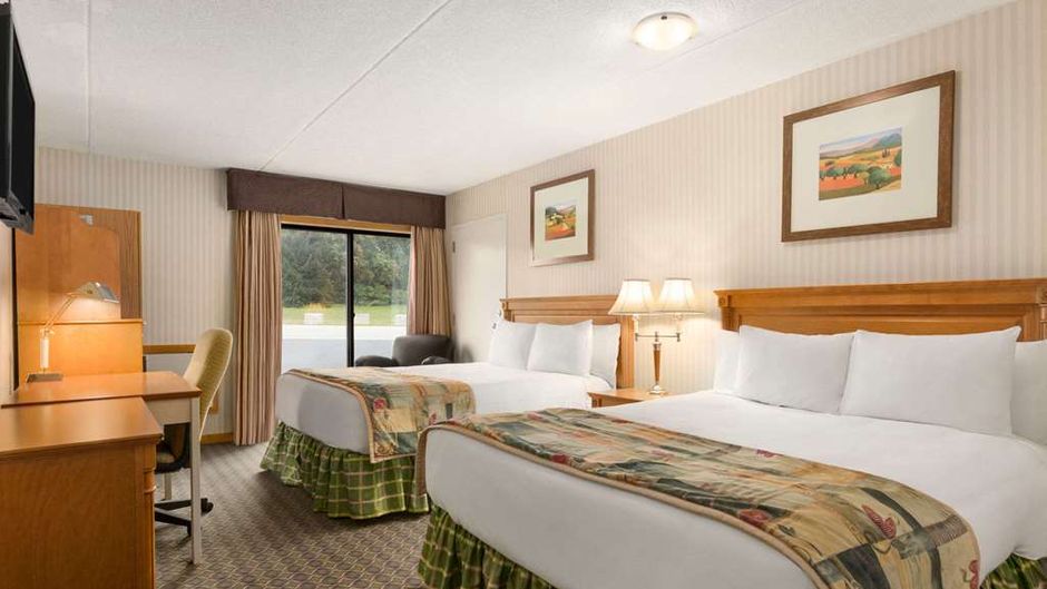 Travelodge Owen Sound Room