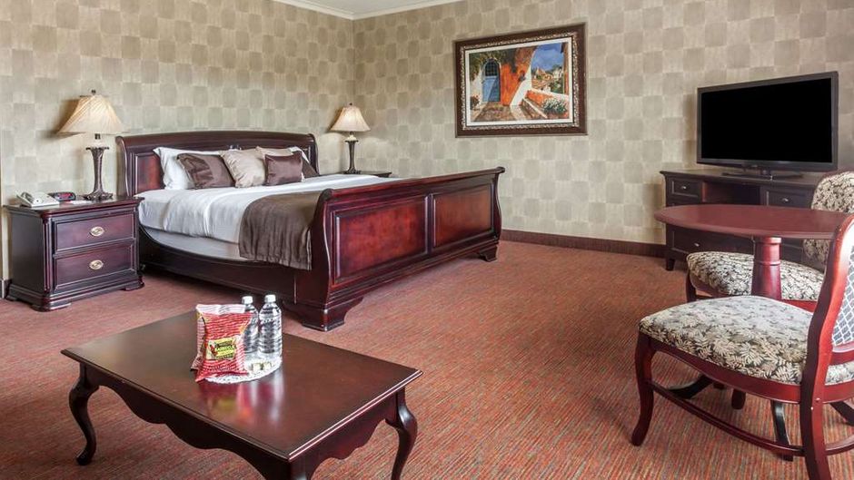 Ramada Fredericton Suite