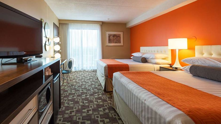 Howard Johnson Hotel By The Falls Room