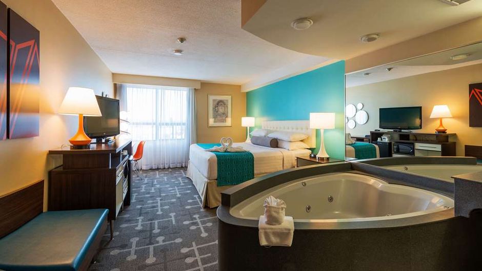 Howard Johnson Hotel By The Falls Room