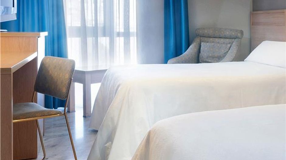 Hotel Puertollano Room