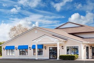 Howard Johnson Express Inn