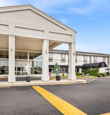 Days Inn & Suites Columbus East Airport