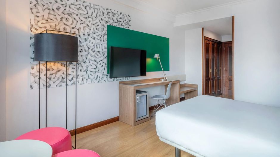 Hotel Santiago Plaza, Affiliated Melia Room