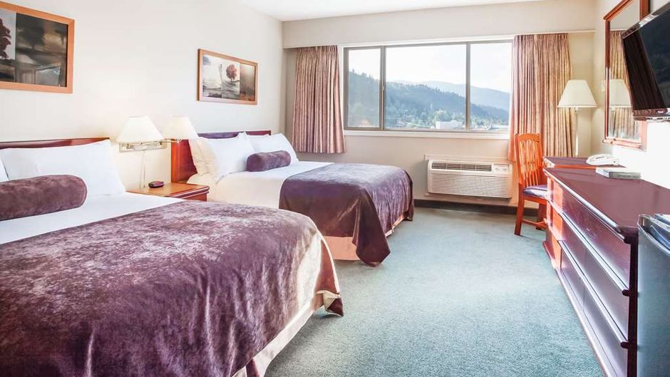 Super 8 Castlegar Room