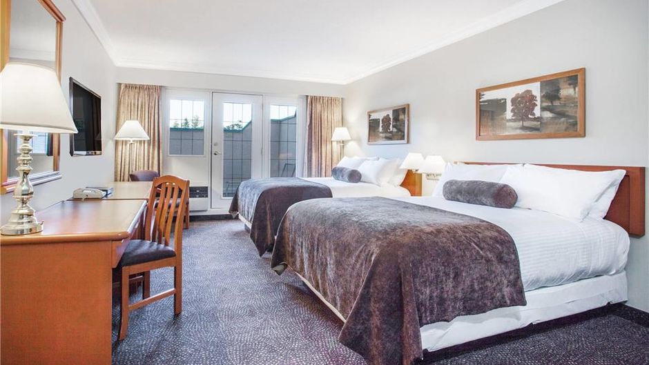 Super 8 Castlegar Room