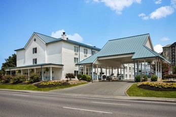 Ramada Pigeon Forge North
