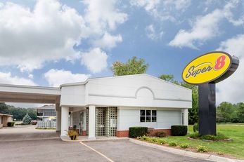 Super 8 Stevensville