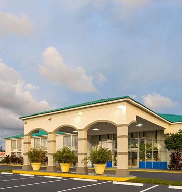 Days Inn by Wyndham Fort Pierce Midtown