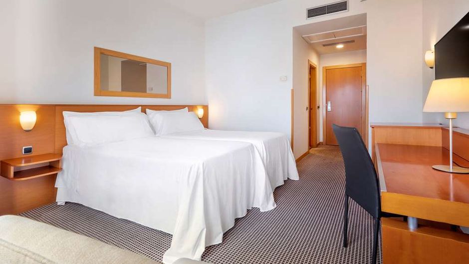 Hotel Zentral Leon Room