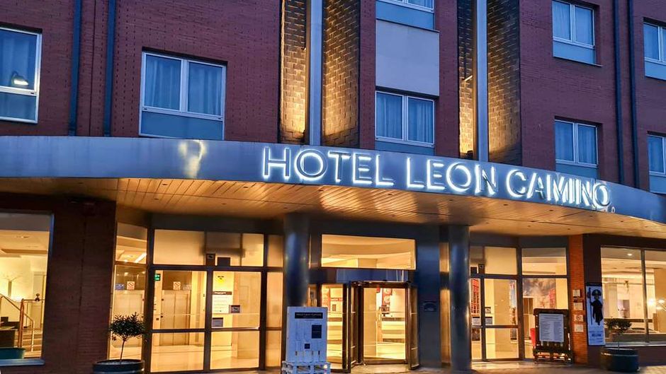 Hotel Zentral Leon Exterior