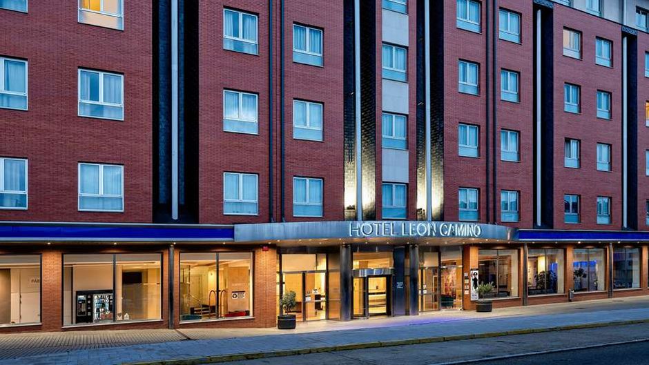 Hotel Zentral Leon Exterior