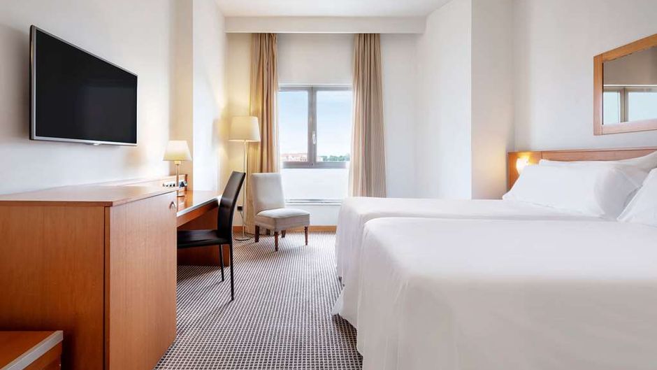 Hotel Zentral Leon Room