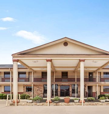 Days Inn Paris