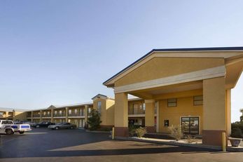 Super 8 Monroe