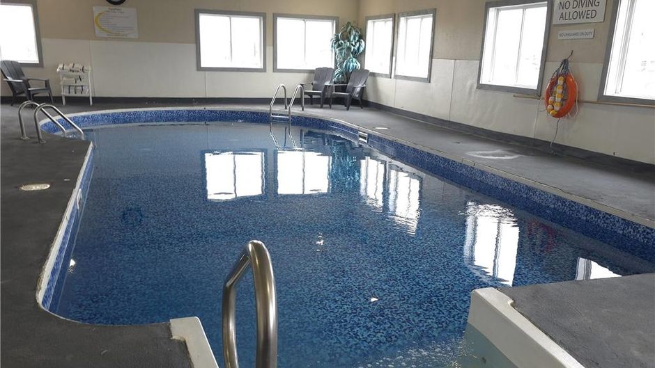Super 8 Swift Current Pool